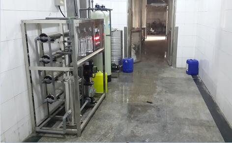 �ӱ���W��һ���ڶ�ʳ�ò���ü�ˮ�O��